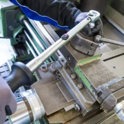 HAZET Drehmomentschlüssel 40-200 Nm 2% Vierkant Massiv 12,5mm 1/2 Zoll 6122-1CT 20 HAZET Drehmomentschlüssel 40-200 Nm 2% Vierkant Massiv 12,5mm 1/2 Zoll 6122-1CT -Günstiges Fix Geheim Geschäft 6122 1ct 23anwendung 23industrie 23alternative 235