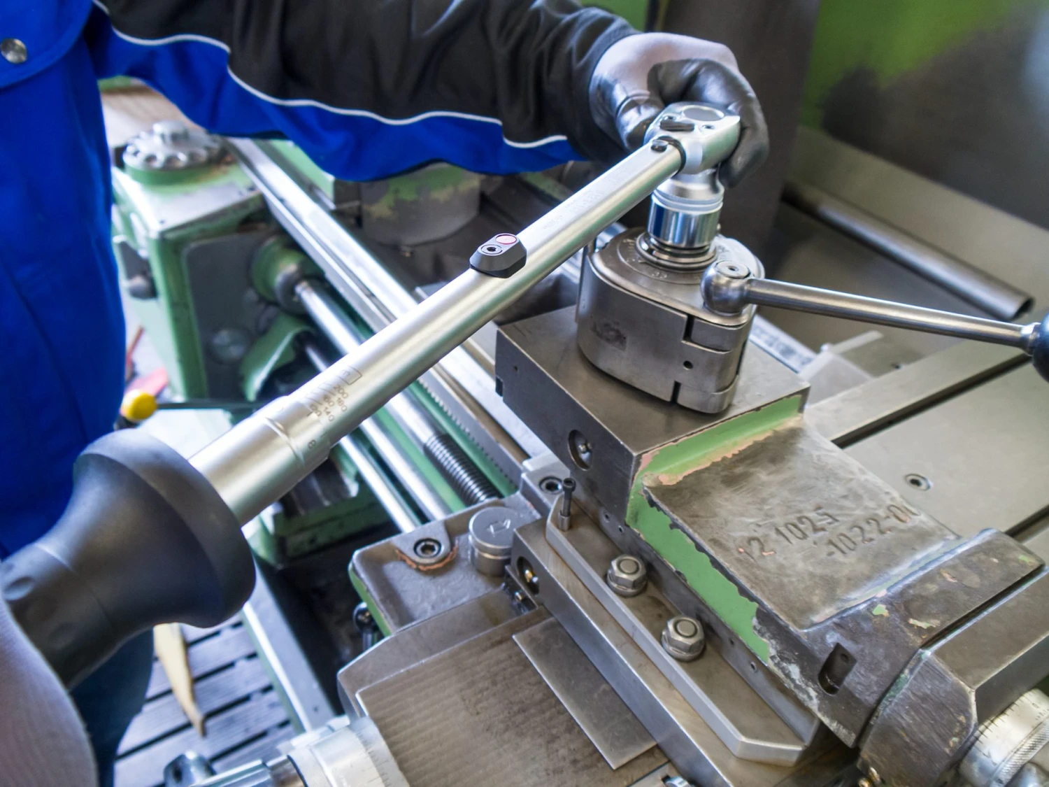 HAZET Drehmomentschlüssel 40-200 Nm 2% Vierkant Massiv 12,5mm 1/2 Zoll 6122-1CT 11 HAZET Drehmomentschlüssel 40-200 Nm 2% Vierkant Massiv 12,5mm 1/2 Zoll 6122-1CT – Bild 9