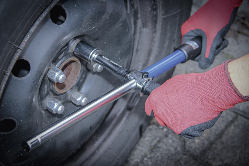 BGS DIY Kreuz- / Drehmomentschlüssel | Abtrieb Außenvierkant 12,5 Mm (1/2") | 70 - 170 Nm – 6835 9 BGS DIY Kreuz- / Drehmomentschlüssel | Abtrieb Außenvierkant 12,5 Mm (1/2") | 70 - 170 Nm – 6835 – Bild 7