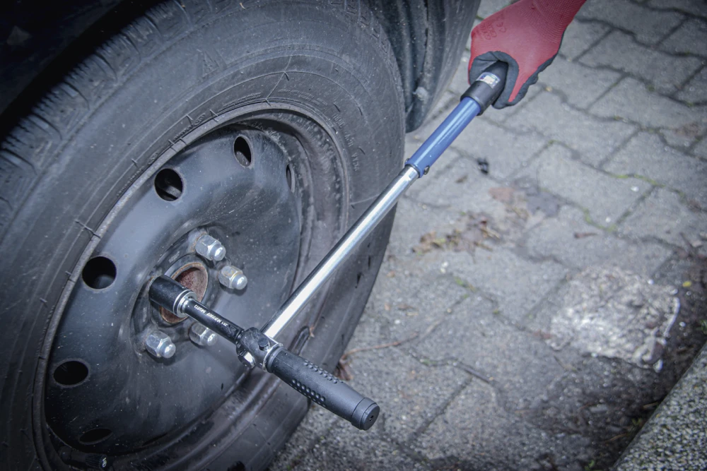 BGS DIY Kreuz- / Drehmomentschlüssel | Abtrieb Außenvierkant 12,5 Mm (1/2") | 70 - 170 Nm – 6835 11 BGS DIY Kreuz- / Drehmomentschlüssel | Abtrieb Außenvierkant 12,5 Mm (1/2") | 70 - 170 Nm – 6835 – Bild 9